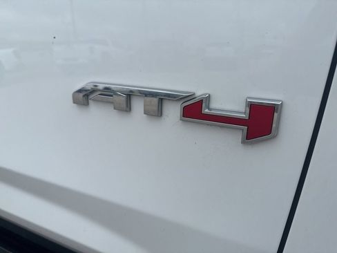 Used 2021 GMC Yukon XL AT4 w/ AT4 Premium Package AWD/4WD image 7