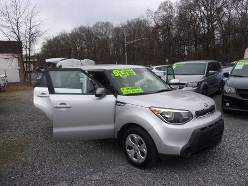 Used 2015 Kia Soul Base 4dr Crossover 6M image 8