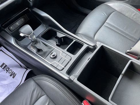 Used 2023 Kia Sorento LX image 9