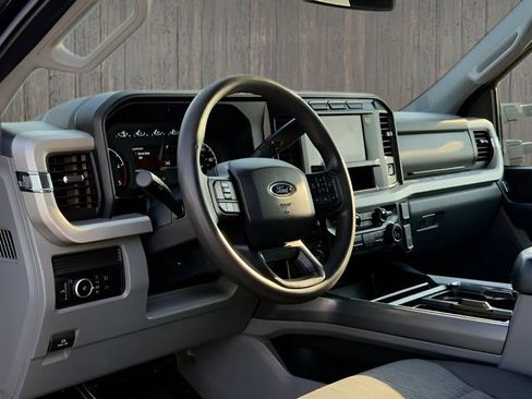 Used 2023 Ford F350 XLT AWD/4WD image 22
