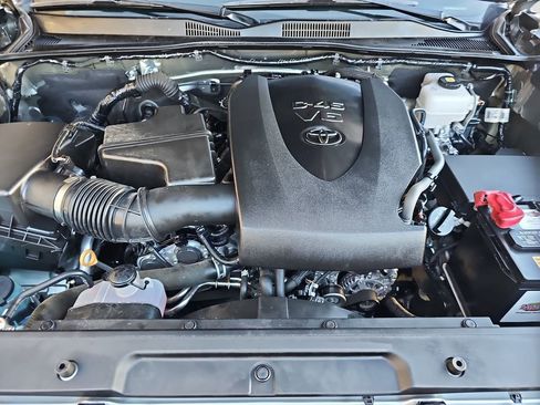 Certified 2023 Toyota Tacoma TRD Off-Road image 22