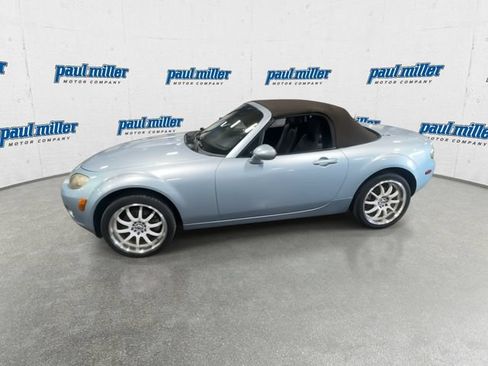 Used 2008 MAZDA MX-5 Miata RWD image 6