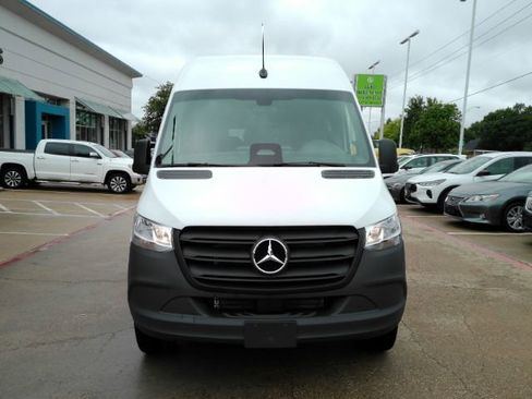 Used 2026 Mercedes-Benz Sprinter 2500 image 2