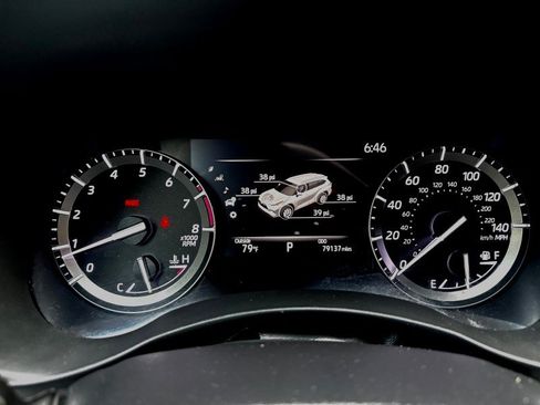 Used 2021 Toyota Highlander XLE AWD/4WD image 18
