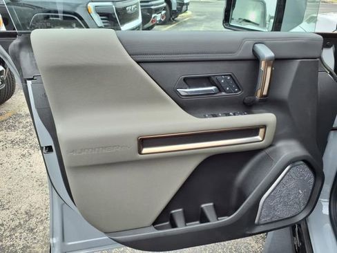 New 2025 GMC Hummer EV 3X image 28