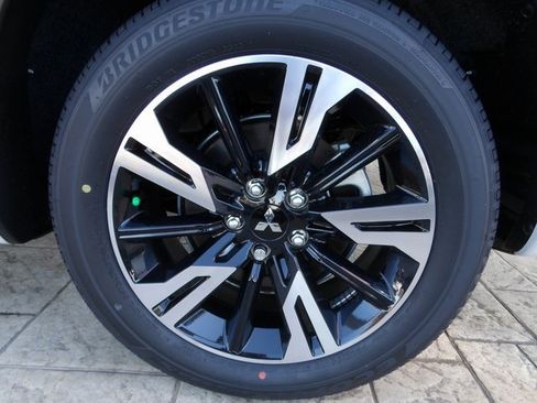 New 2025 Mitsubishi Eclipse Cross SE image 12