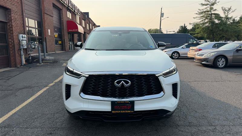 Used 2023 INFINITI QX60 Pure w/ Cargo Package AWD/4WD image 2