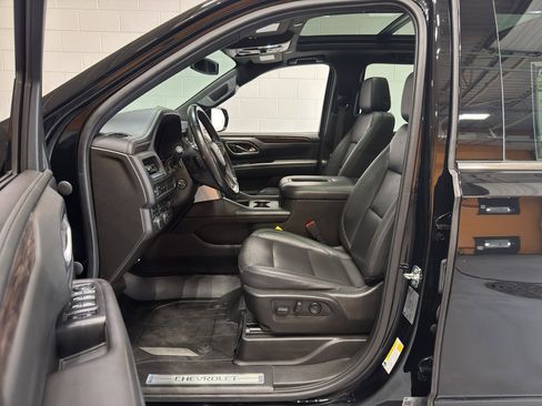 Used 2021 Chevrolet Tahoe LT w/ LT Signature Package AWD/4WD image 16