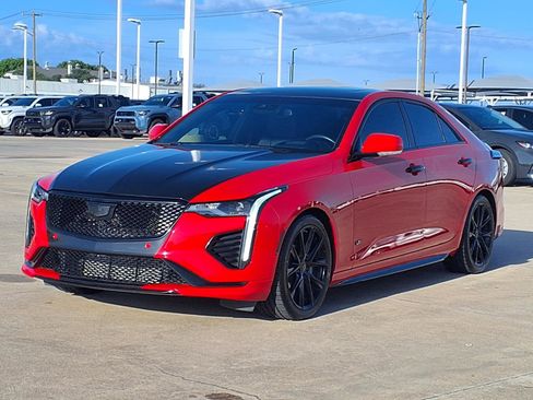 Used 2020 Cadillac CT4 V w/ Climate Package RWD image 3