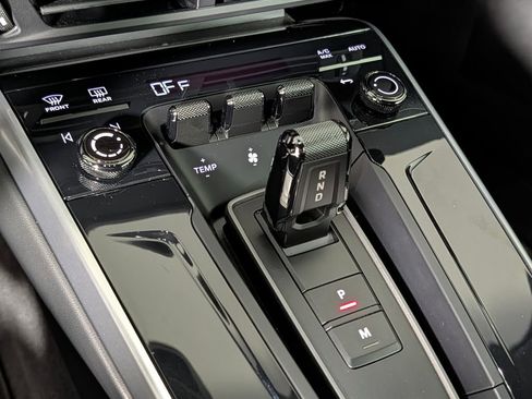 Certified 2025 Porsche 911 Carrera RWD image 31