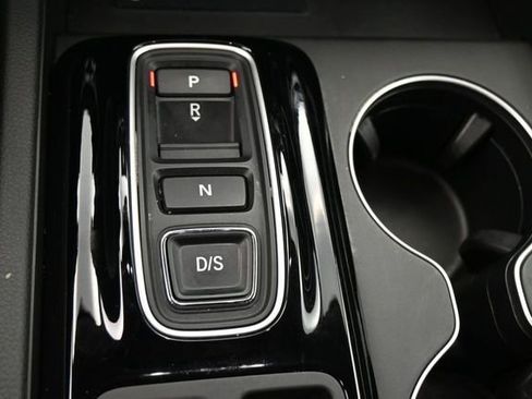 Used 2025 Honda Pilot EX-L image 12