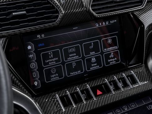 Used 2024 Lamborghini Urus Performante AWD/4WD image 26