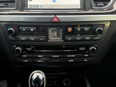 Used 2015 Hyundai Genesis 3.8 image 22