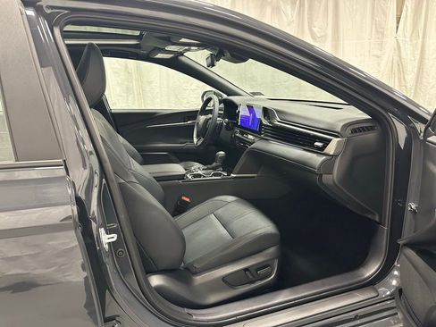 Used 2025 Toyota Camry XSE image 60