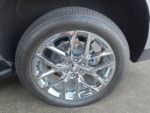 Used 2024 Chevrolet Tahoe Premier AWD/4WD image 32