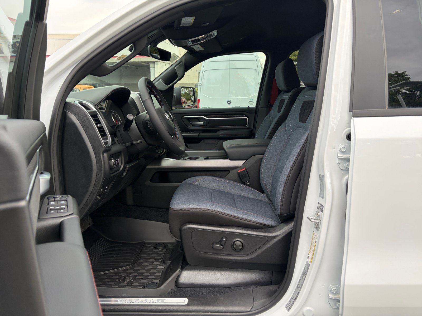 New 2026 RAM 1500 Big Horn AWD/4WD image 22