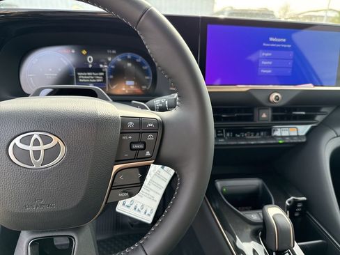 Certified 2025 Toyota Crown Signia Limited w/ Advanced Technology Package image 19