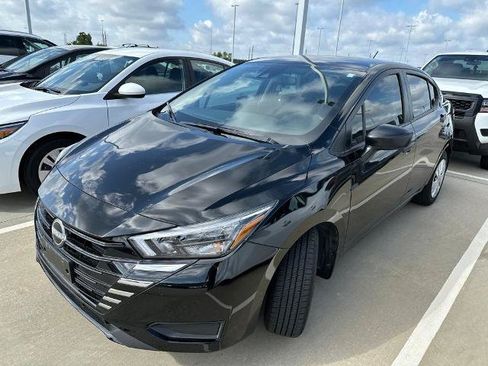 Certified 2025 Nissan Versa S w/ Trunk Package FWD image 1