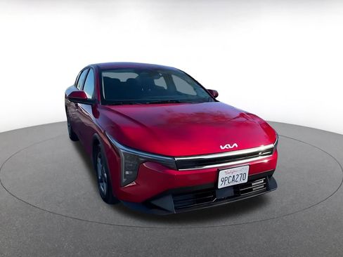 Used 2025 Kia K4 LXS image 8