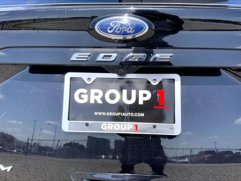 Used 2024 Ford Edge Titanium AWD/4WD image 10