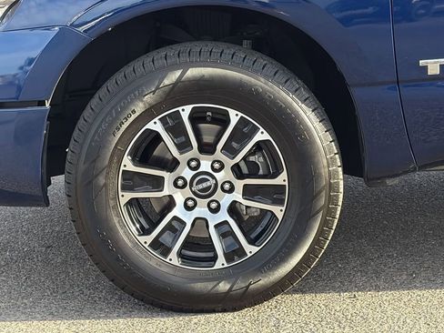 Used 2023 Nissan Titan SV image 30