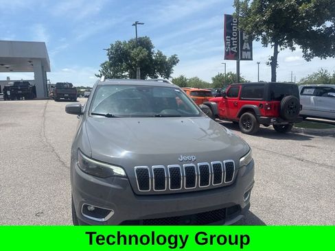 Used 2019 Jeep Cherokee Limited w/ Technology Group FWD image 3