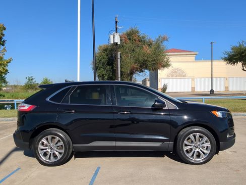 Used 2024 Ford Edge Titanium image 2