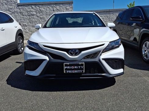 Used 2024 Toyota Camry SE FWD image 2
