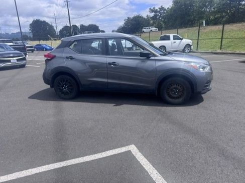 Used 2018 Nissan Kicks S w/ Exterior Package FWD image 4