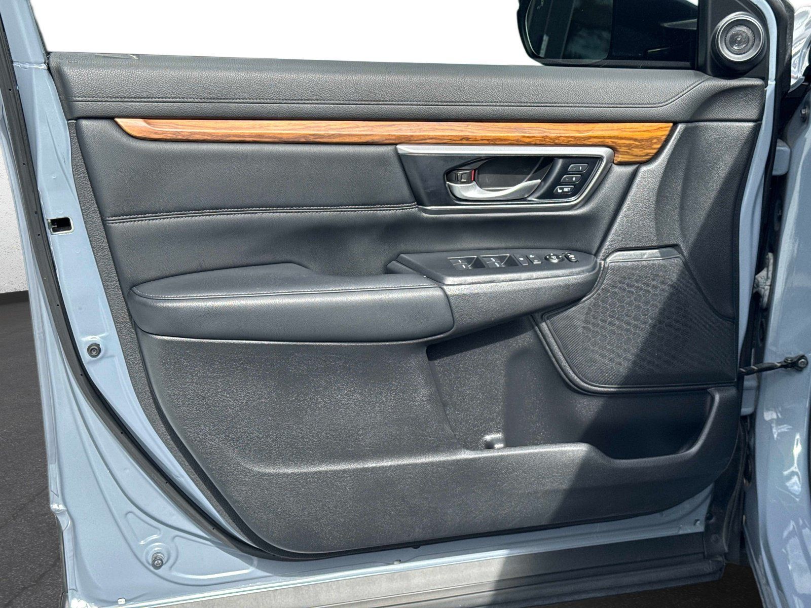 Used 2022 Honda CR-V Touring image 19