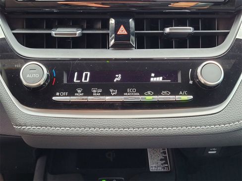 Used 2025 Toyota Corolla Hatchback image 19