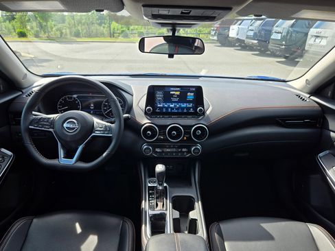 Used 2024 Nissan Sentra SR w/ SR Premium Package FWD image 10
