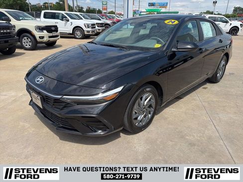 Used 2024 Hyundai Elantra SEL FWD image 4