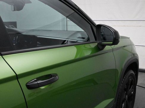 Certified 2025 Volkswagen Taos SE image 14