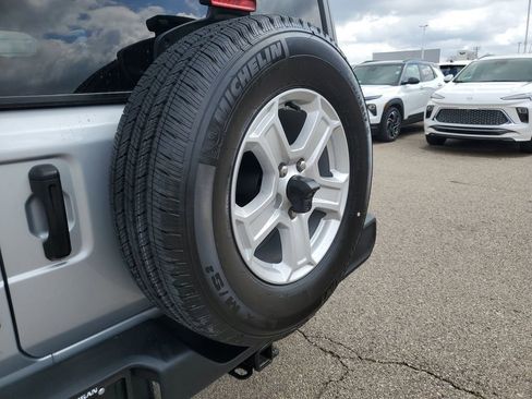 Used 2022 Jeep Wrangler Unlimited Sport AWD/4WD image 37