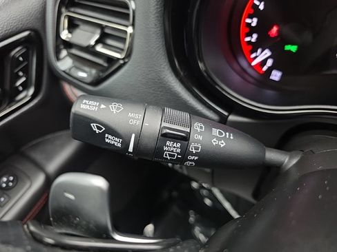 Used 2025 Dodge Durango R/T AWD/4WD image 28