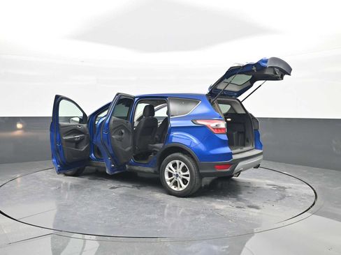 Used 2017 Ford Escape SE image 38