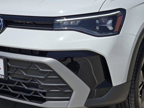 New 2026 Volkswagen Taos SE FWD image 7