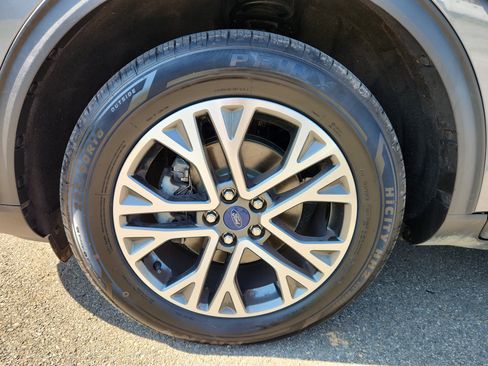 Used 2021 Ford Escape SEL AWD/4WD image 48