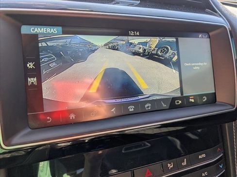 Used 2020 Jaguar F-PACE SVR image 14