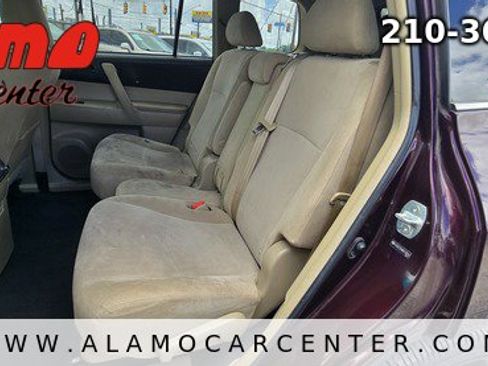 Used 2013 Toyota Highlander FWD image 25