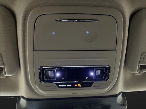 Used 2024 Lincoln Corsair AWD image 26