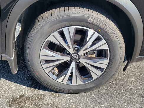 Used 2023 Nissan Rogue SV FWD image 10