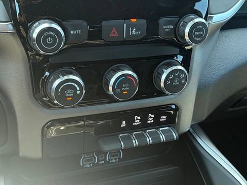 New 2026 RAM 1500 Express AWD/4WD image 19
