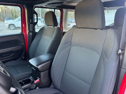 Used 2019 Jeep Wrangler Unlimited Sport image 16