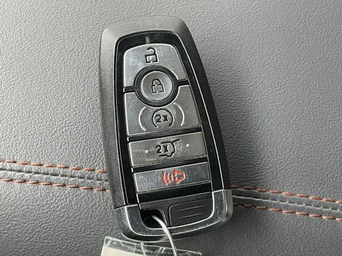 Used 2025 Ford Explorer Active w/ Active Comfort Package AWD/4WD image 27