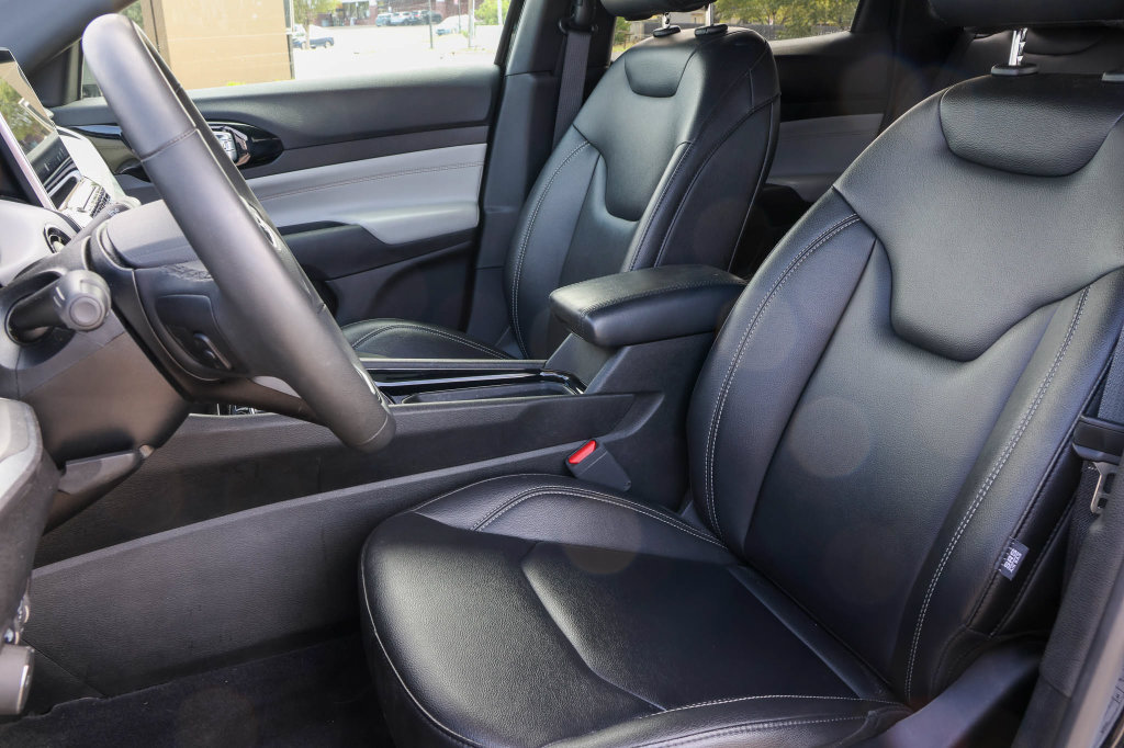 Used 2025 Jeep Compass Limited AWD/4WD image 12