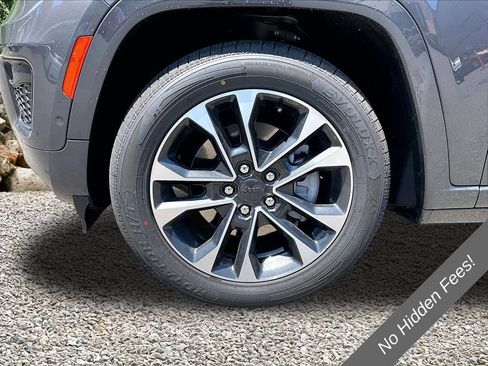 Used 2023 Jeep Grand Cherokee L Overland AWD/4WD image 9