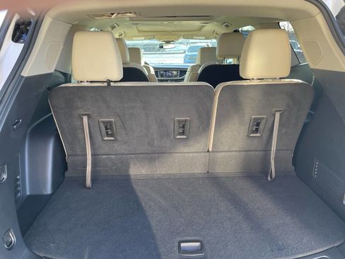 Used 2021 Buick Enclave Essence image 6