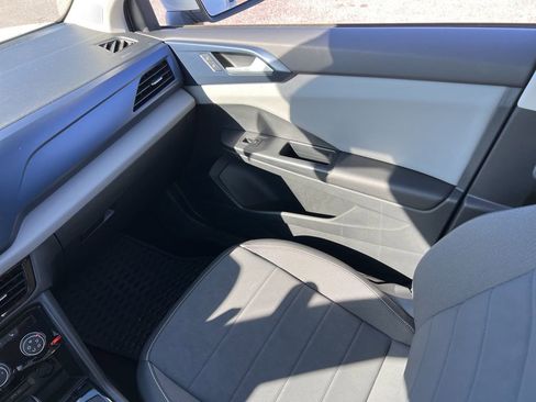 Used 2023 Volkswagen Taos SE image 26